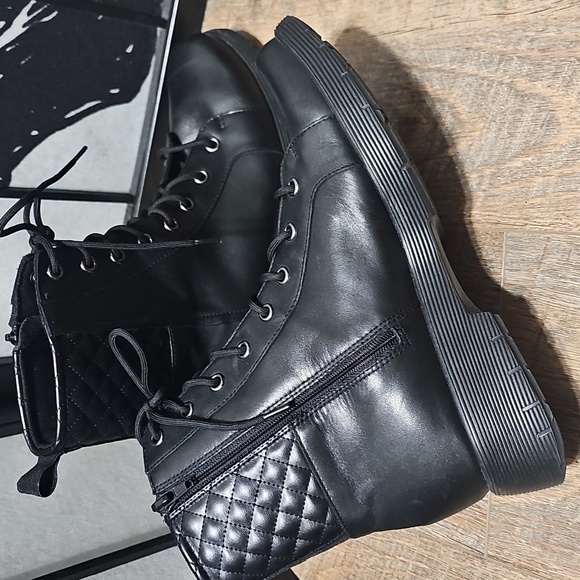 Munro Quilted Black Moto Boots - Picture 8 of 10